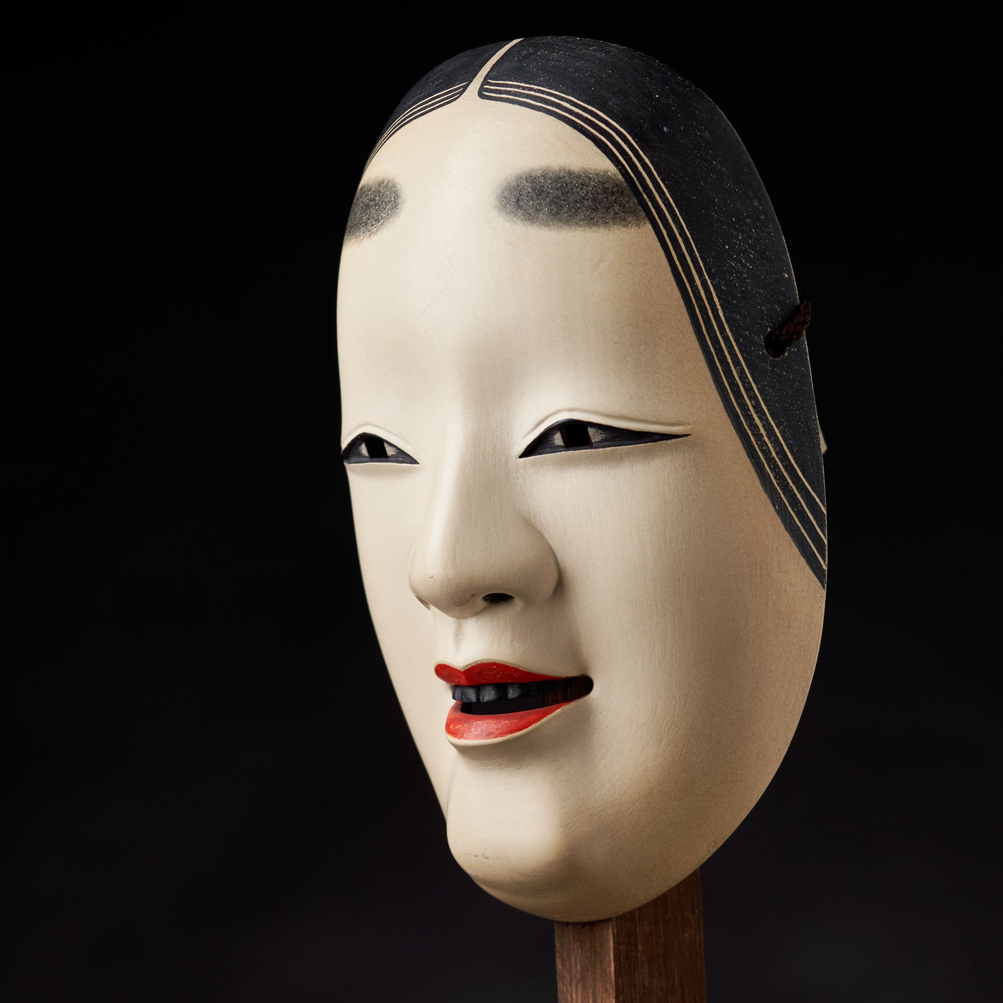 KO OMOTE WOOD NOH MASK WITH BOX | GAKUSEIBOOKS